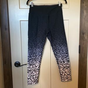 NWOT Calvin Klein leggings - size M